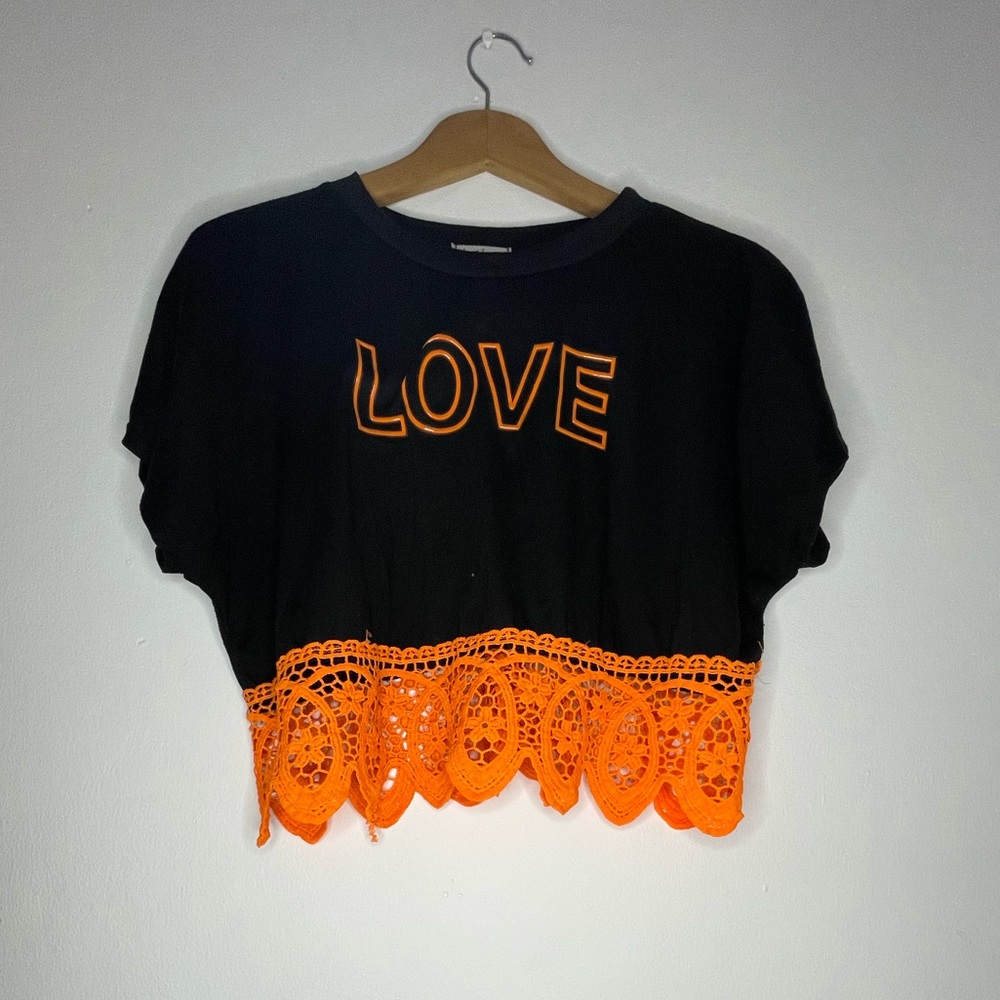 LOVE Cropped top.
